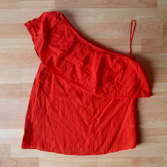 H&M Asymmetric Top - Picture 1 of 3